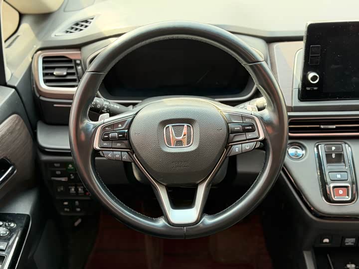 Фото 7 - Honda Odyssey