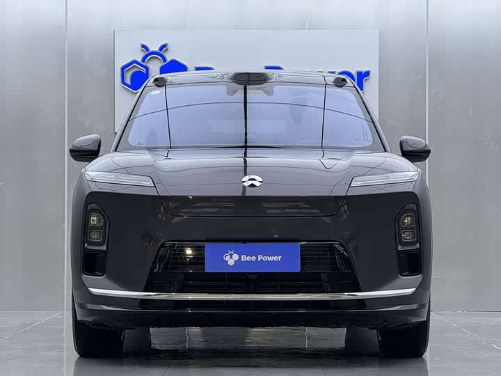 Photo 2 - Nio ES8