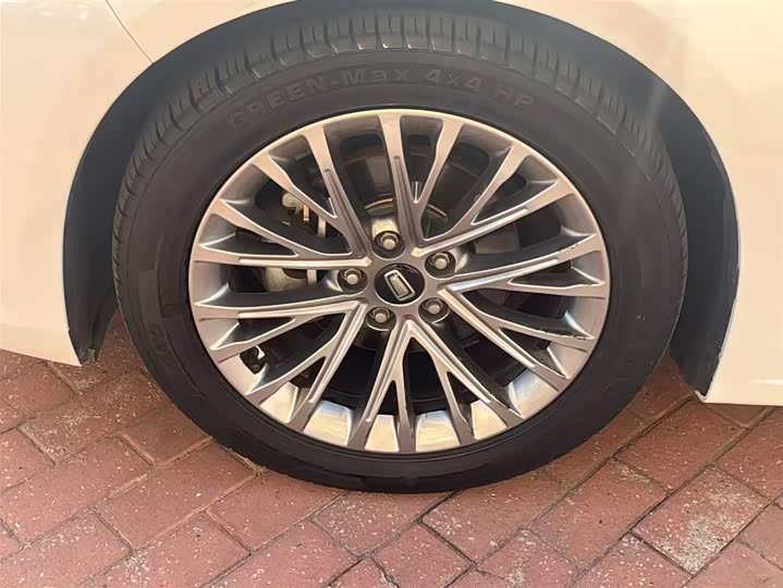 Photo 9 - Bestune B70