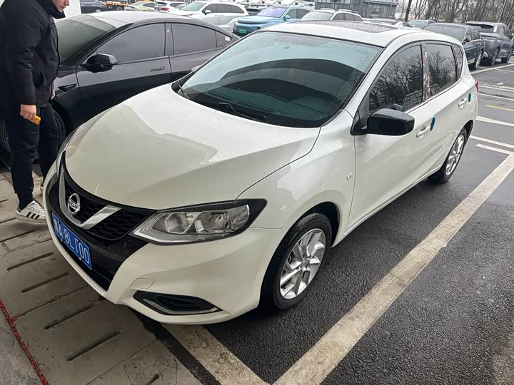 Фото 1 - Nissan Tiida