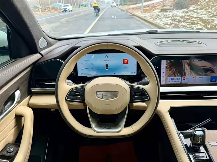 Photo 7 - Geely Monjaro