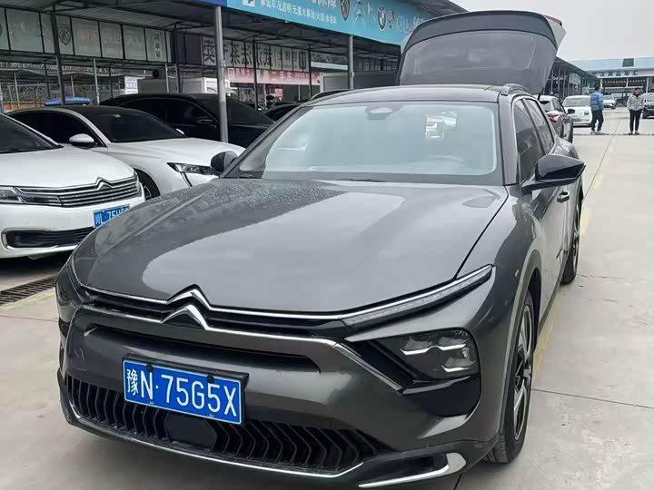 Фото 1 - Citroen C5 X