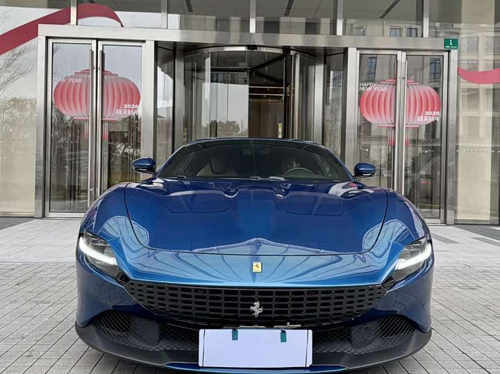 Фото 2 - Ferrari Roma