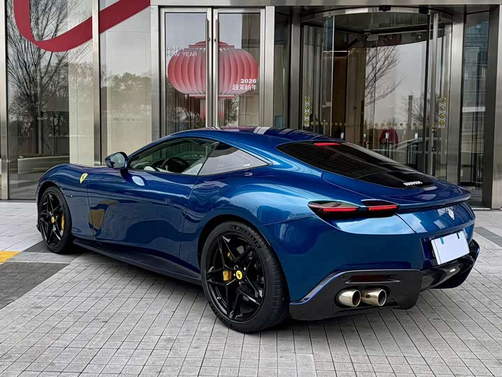 Фото 6 - Ferrari Roma