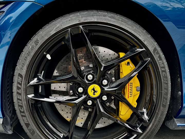 Фото 8 - Ferrari Roma