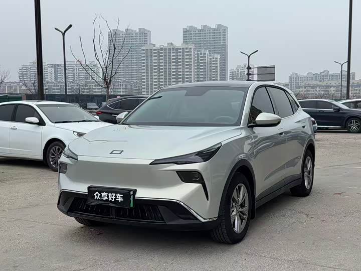 Фото 1 - Bestune 03