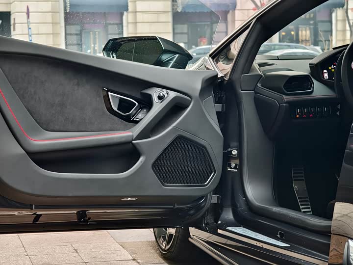 Фото 9 - Lamborghini Huracán