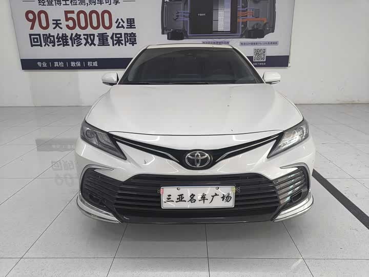 Фото 2 - Toyota Camry