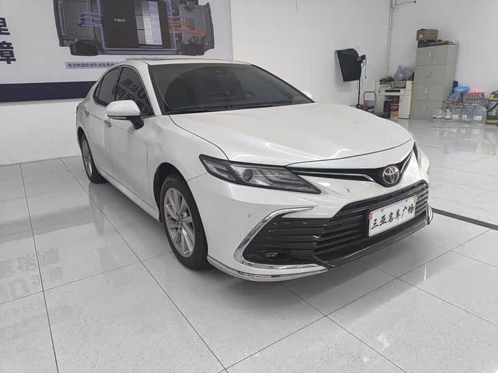 Фото 3 - Toyota Camry