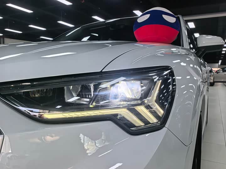 Фото 4 - Audi Q3