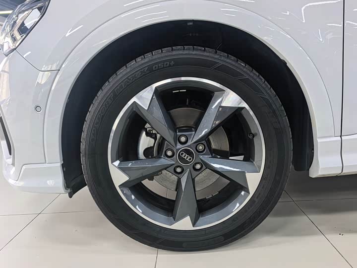 Фото 6 - Audi Q3