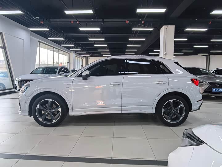 Фото 7 - Audi Q3