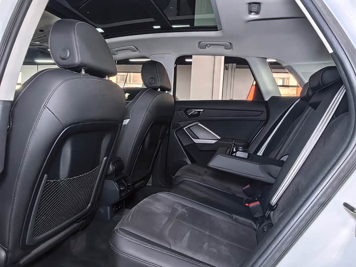 Фото 9 - Audi Q3