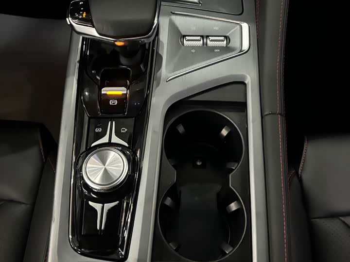 Фото 9 - Changan CS75 Plus