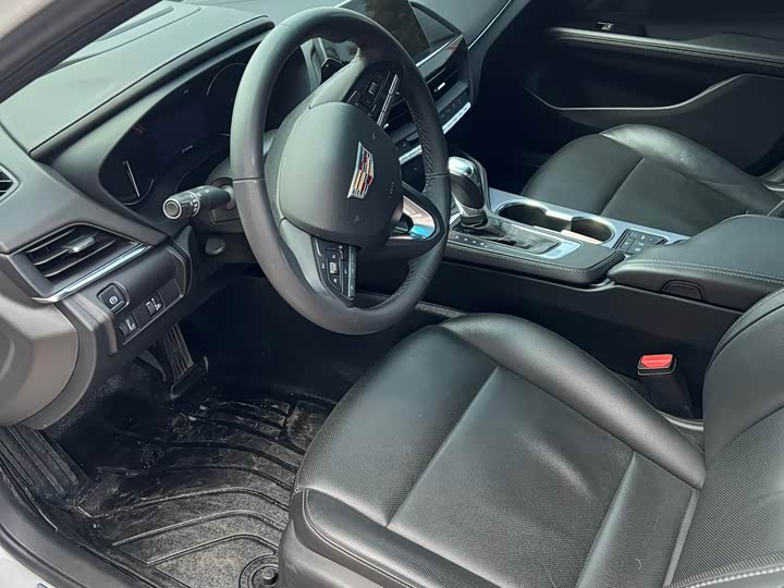 Фото 2 - Cadillac CT4