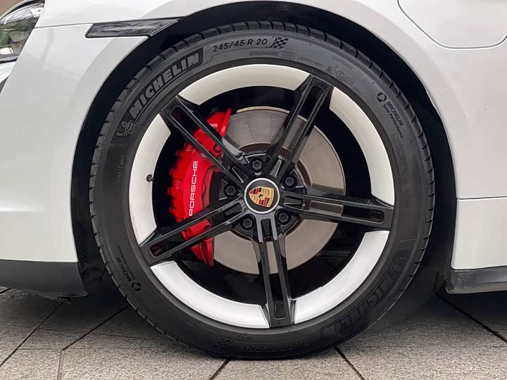 Photo 8 - Porsche Taycan