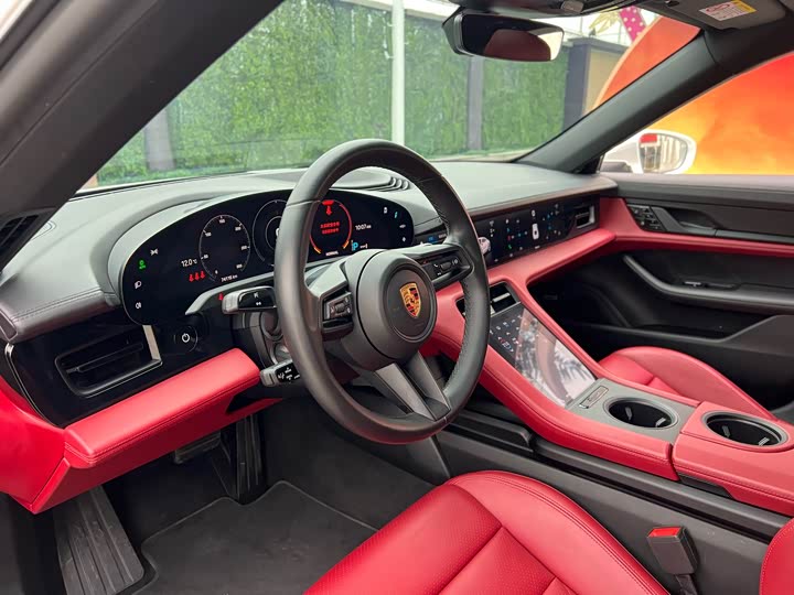 Photo 9 - Porsche Taycan