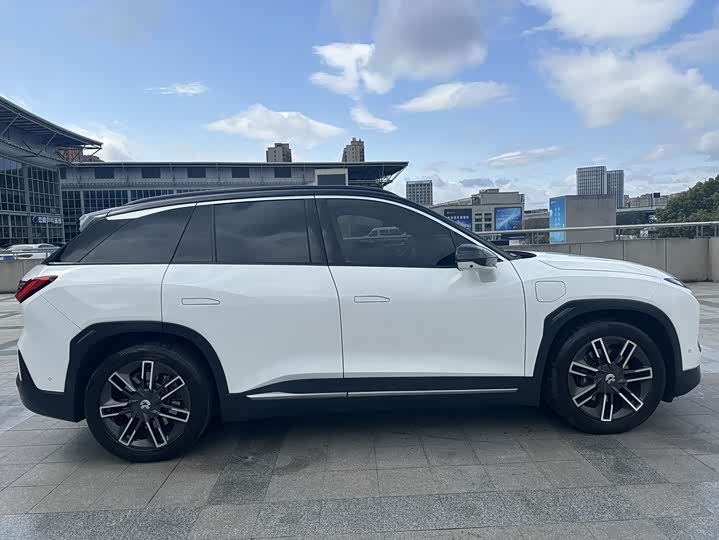 Фото 4 - Nio ES6