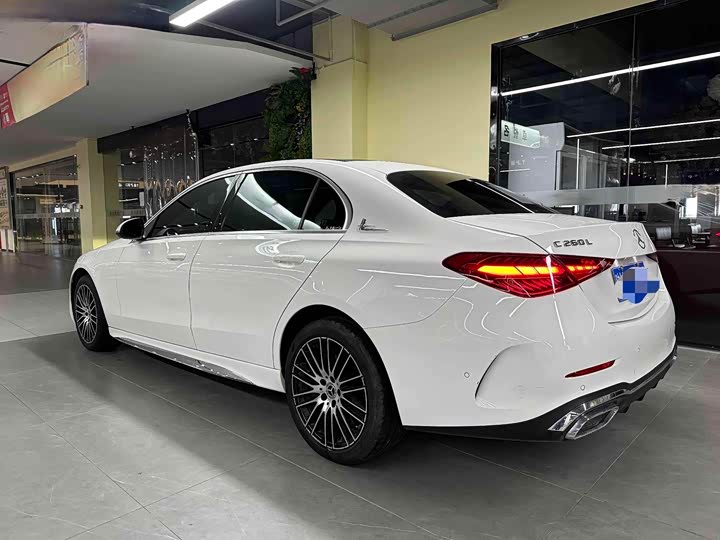 Фото 4 - Mercedes-Benz C-Class