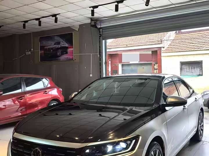 Photo 1 - Volkswagen Passat