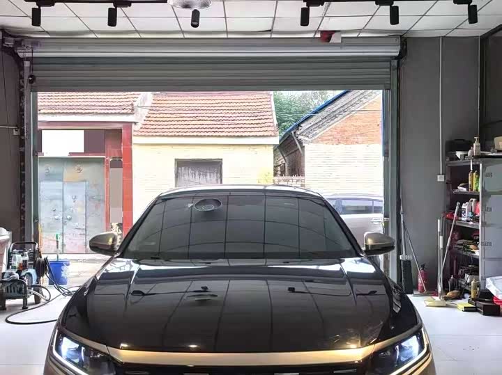 Photo 2 - Volkswagen Passat