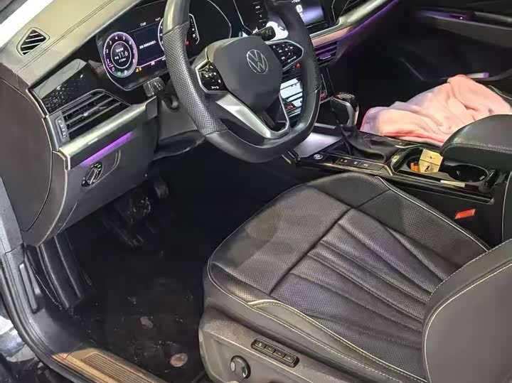 Photo 5 - Volkswagen Passat