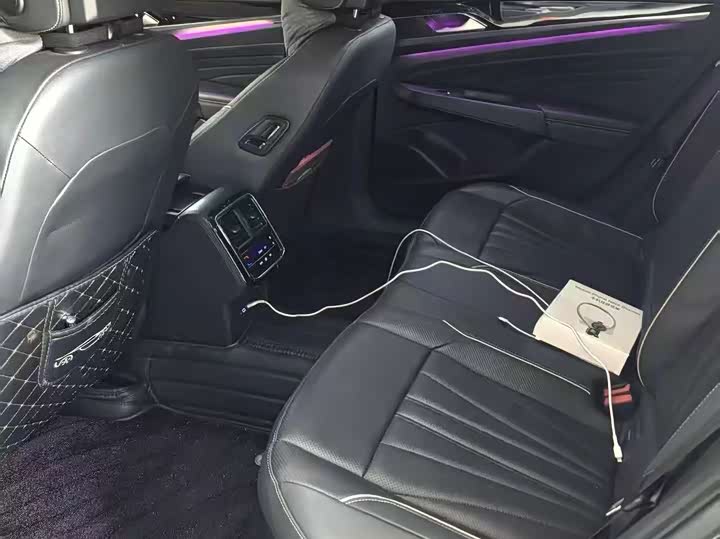 Photo 6 - Volkswagen Passat