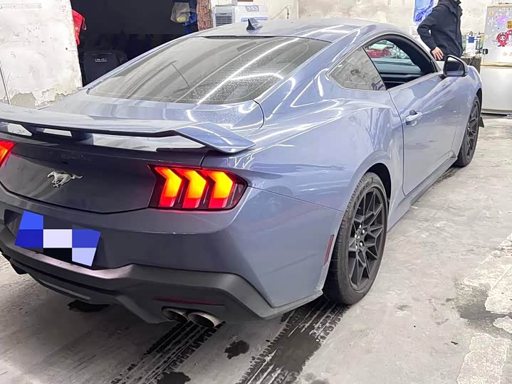 Фото 5 - Ford Mustang