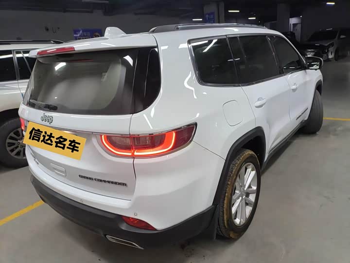 Photo 2 - Jeep Grand Commander