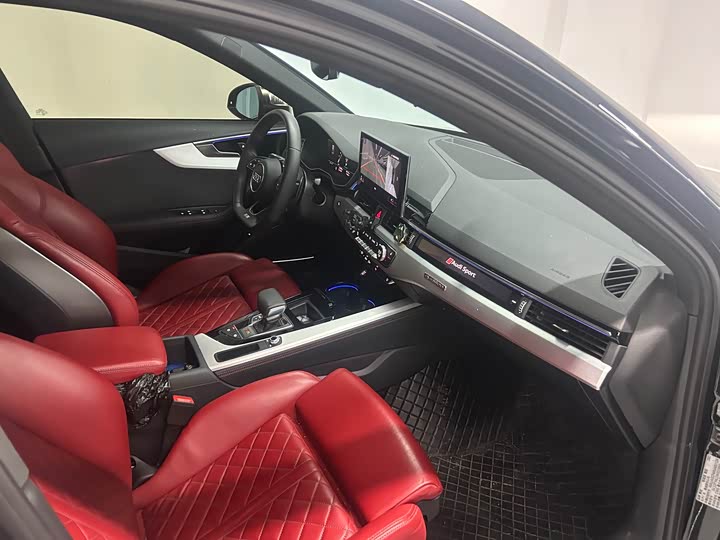 Фото 4 - Audi S4