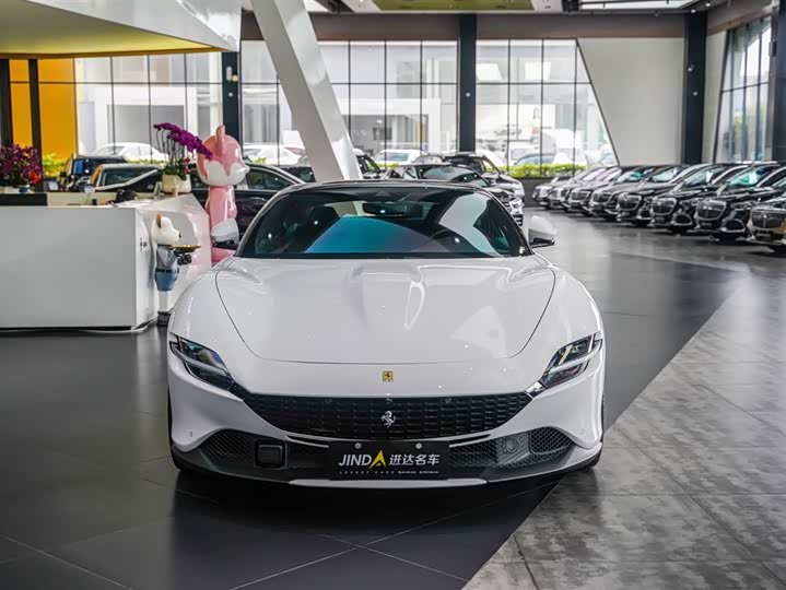 Фото 3 - Ferrari Roma