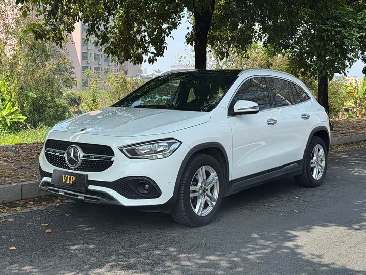 Фото 1 - Mercedes-Benz GLA-Class