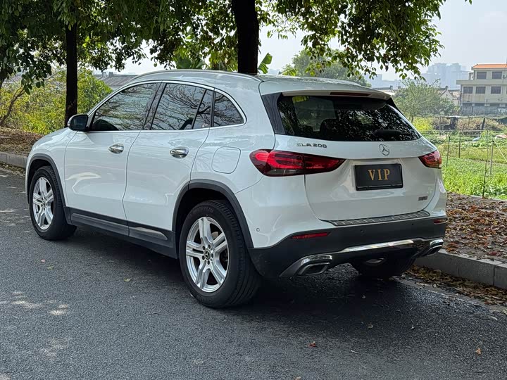 Фото 4 - Mercedes-Benz GLA-Class