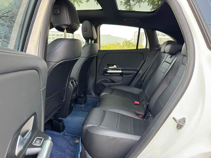 Фото 8 - Mercedes-Benz GLA-Class