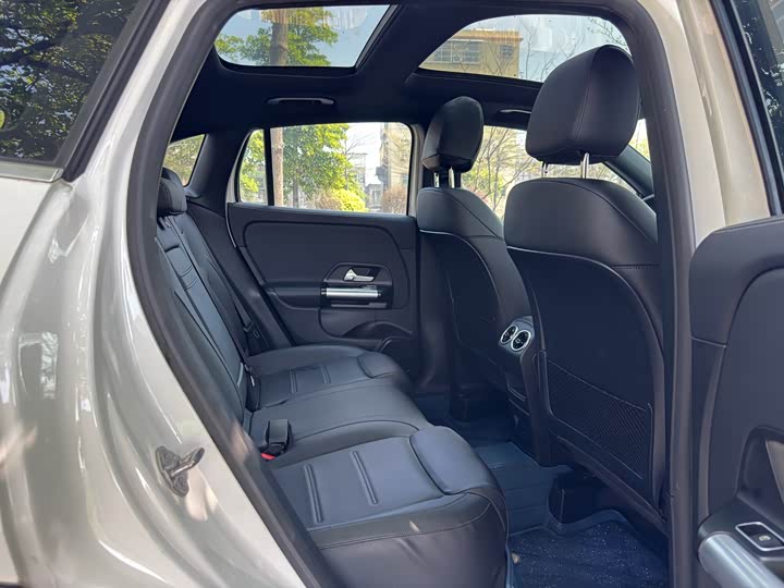 Фото 9 - Mercedes-Benz GLA-Class