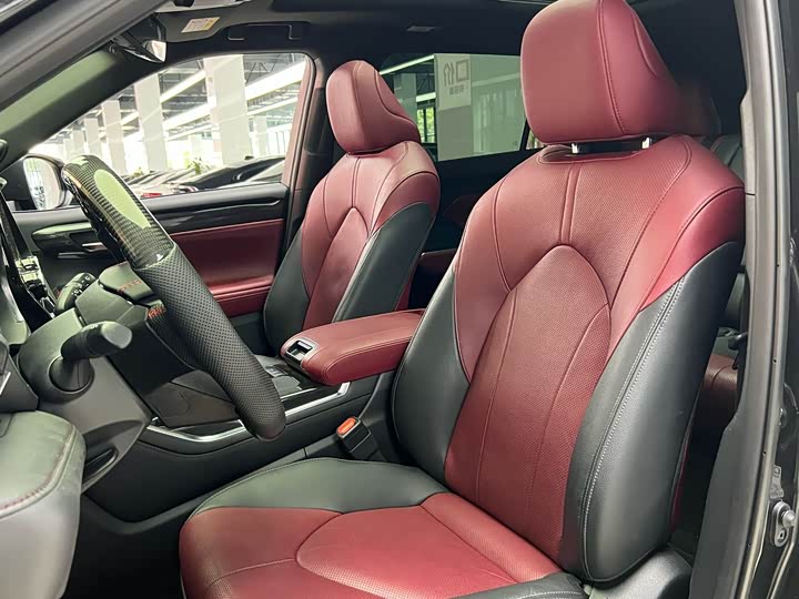 Фото 9 - Toyota Crown Kluger