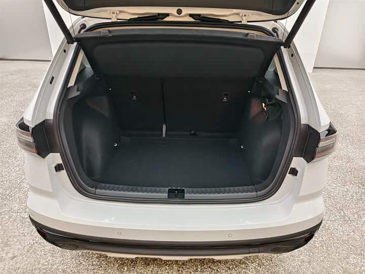 Photo 6 - Volkswagen Tharu