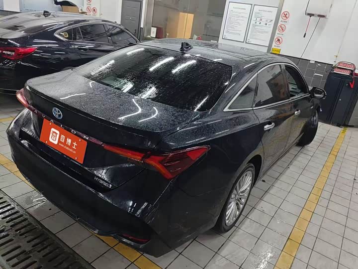 Photo 4 - Toyota Avalon