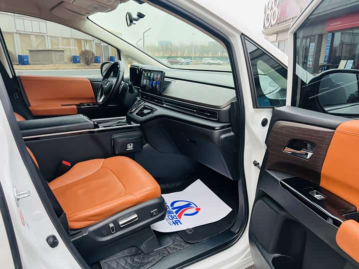 Photo 7 - Honda Odyssey