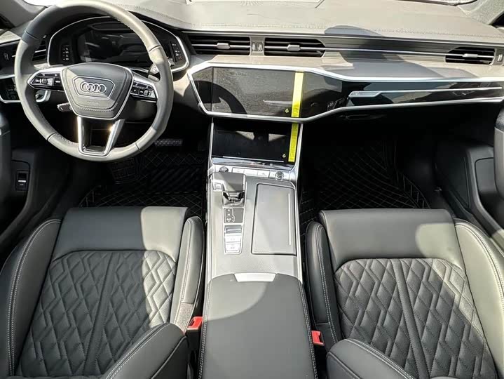 Фото 7 - Audi A6L