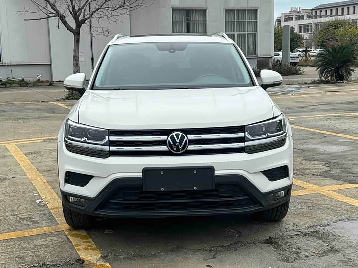 Фото 2 - Volkswagen Tharu