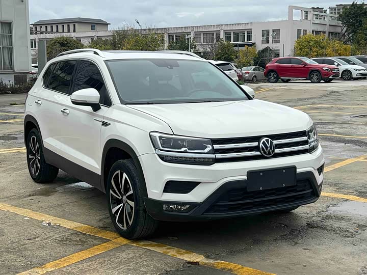 Фото 3 - Volkswagen Tharu