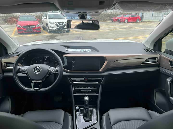 Фото 8 - Volkswagen Tharu