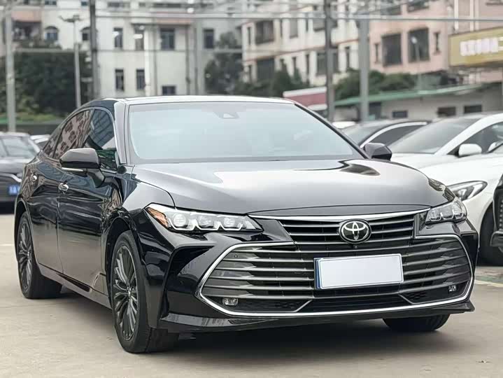 Фото 1 - Toyota Avalon