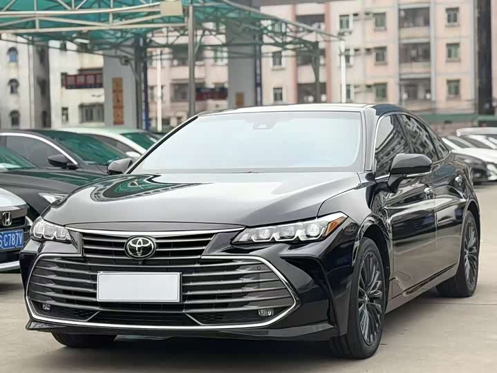 Фото 2 - Toyota Avalon