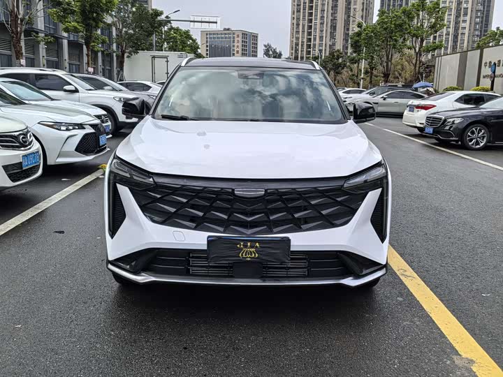 Фото 2 - Geely Atlas