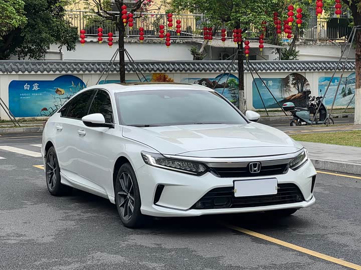 Фото 1 - Honda Inspire