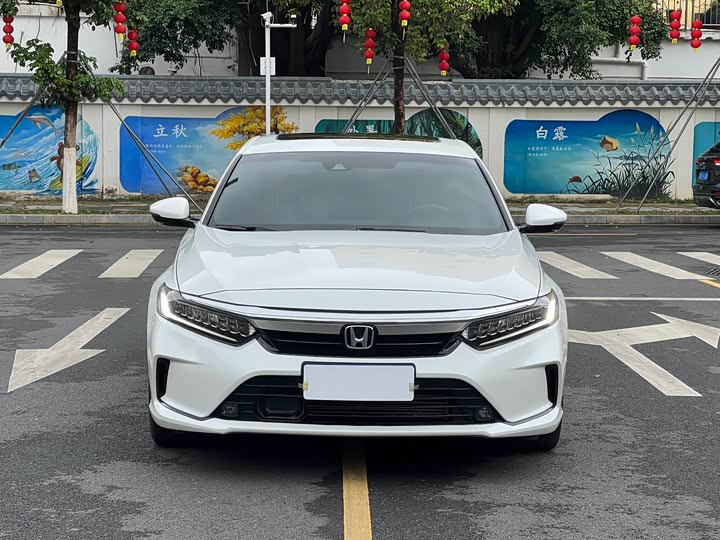 Фото 2 - Honda Inspire