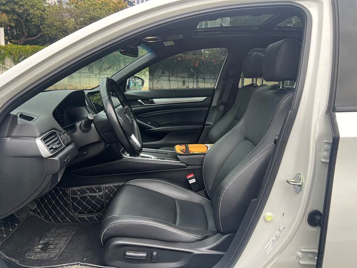 Фото 5 - Honda Inspire