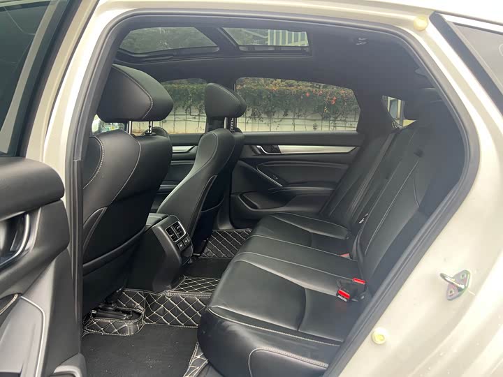 Фото 6 - Honda Inspire